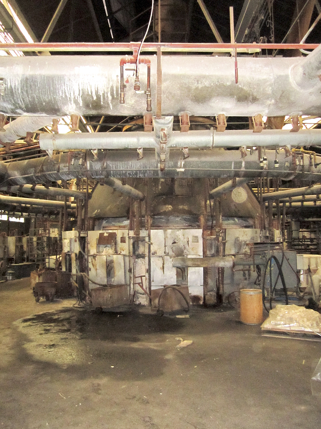 Former Fenton Art Glass workers say last farewell to Williamstown